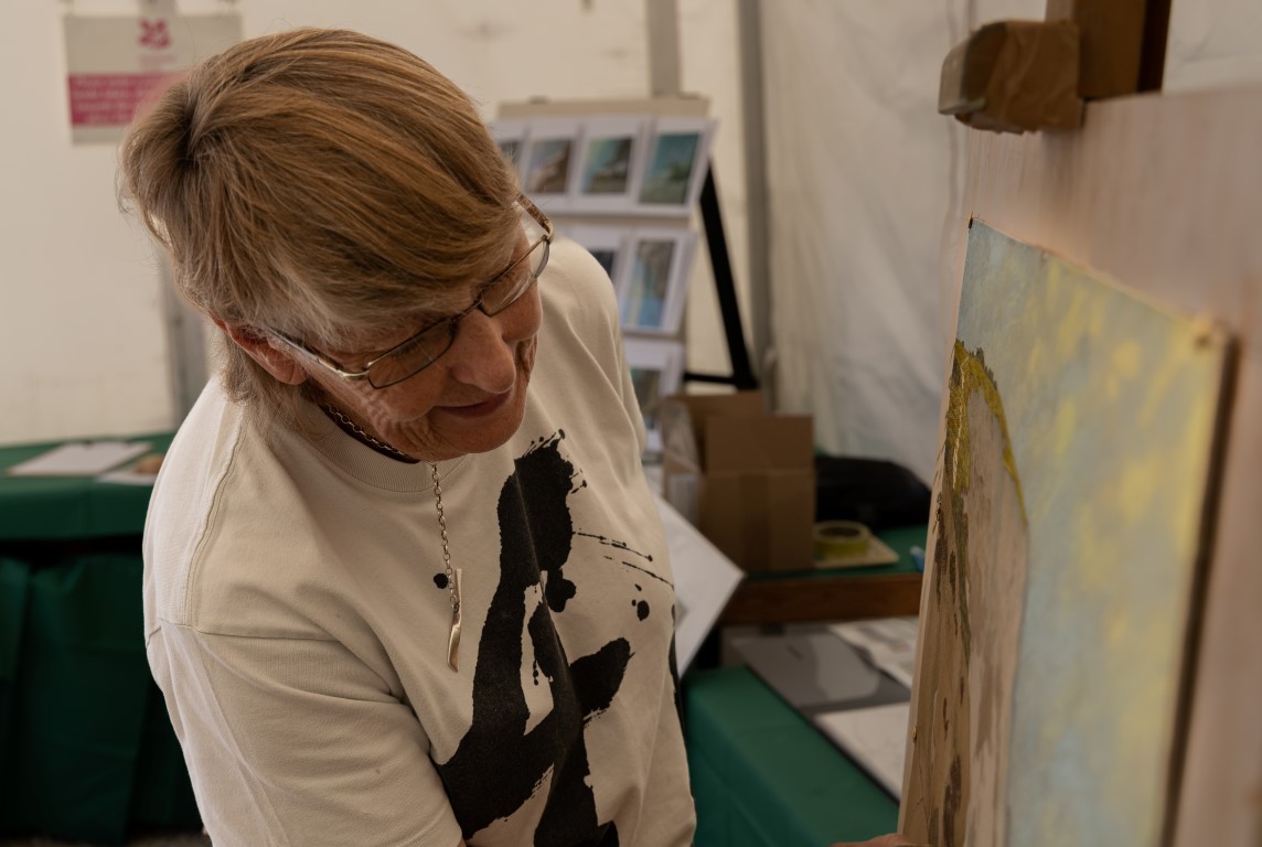 Artist at work 10 (Medium) JPG